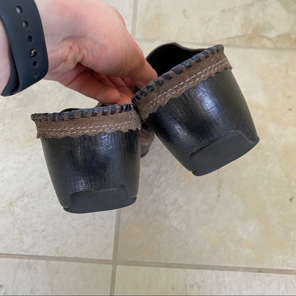 Clarks Artisan Collection Patterned Clogs Size 6.5 - Picture 5 of 8